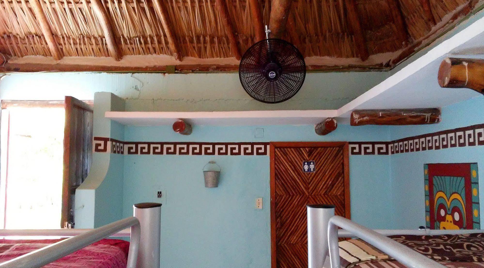 Mayan Hostel Канкун Екстер'єр фото